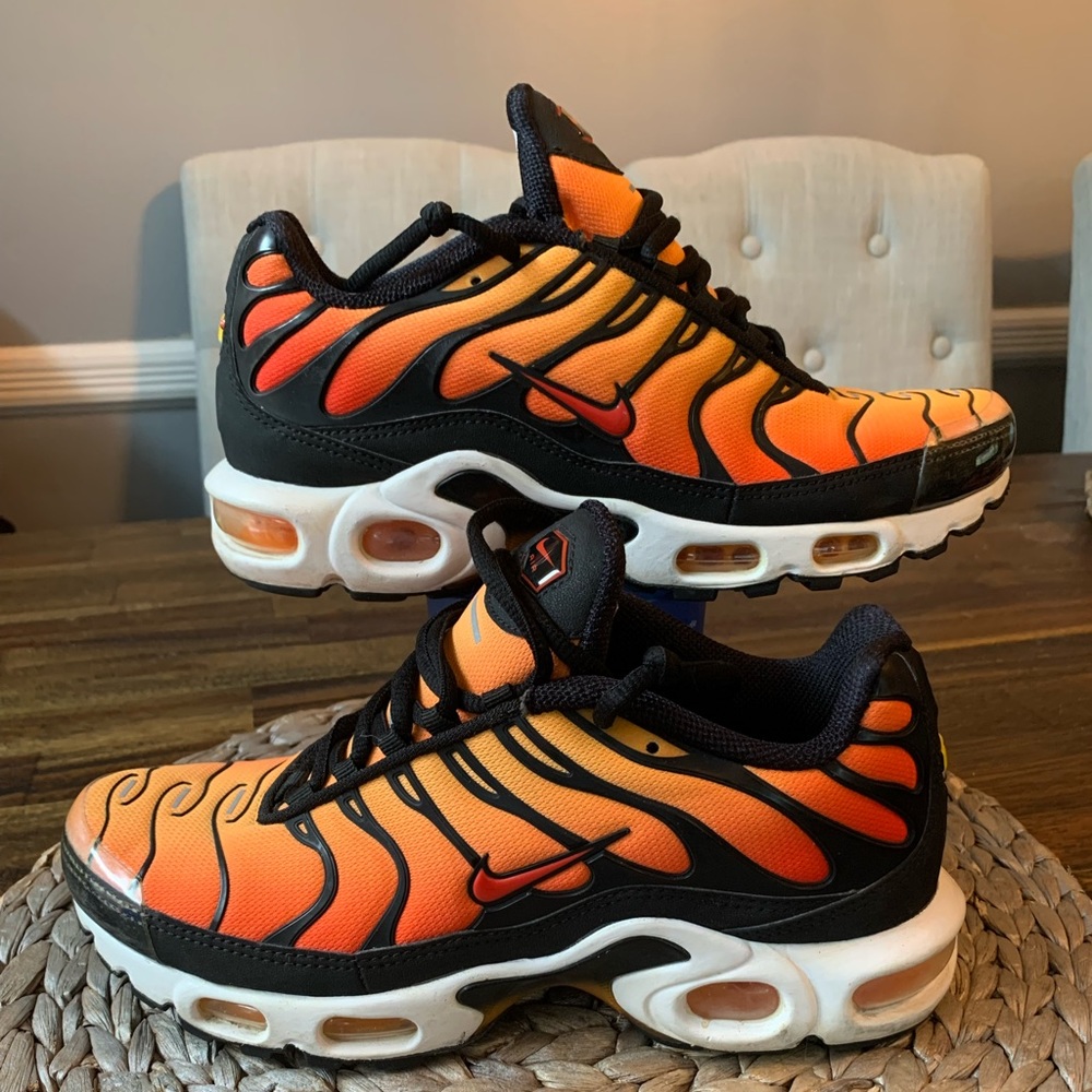 Nike Air Max Plus Sunset GS Boys Running BV7426-001 Youth Size 6.5y (Women 7.5)